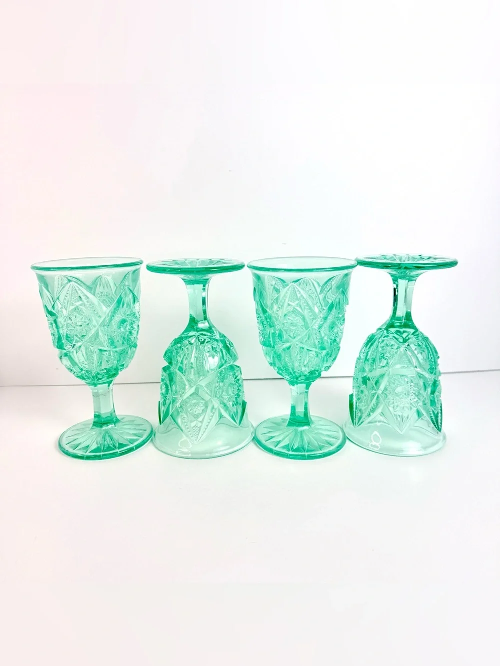 Vintage Imperial Aqua Set Of 4 Water Goblet Feather Notching Mint Condition
